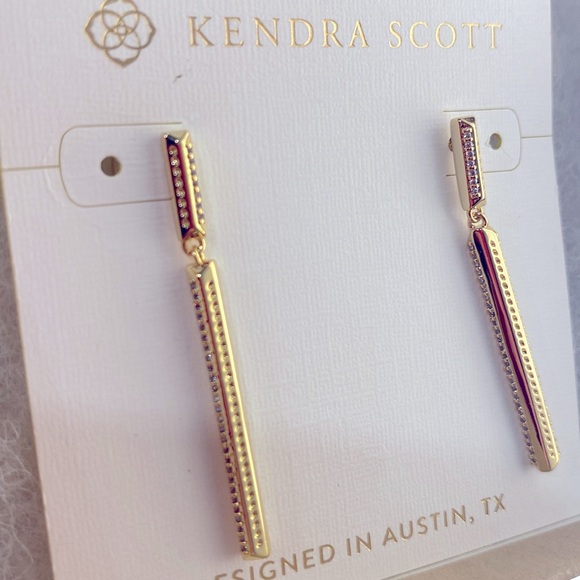 NWT [Kendra Scott] Paisleigh Gold Linear Geometric Dangle Vertical Bar Earrings - Picture 4 of 7